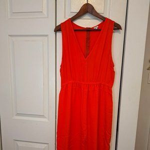 Aritzia Babaton Sleeveless V- neck Silk Dress Size: Large Colour: Coral